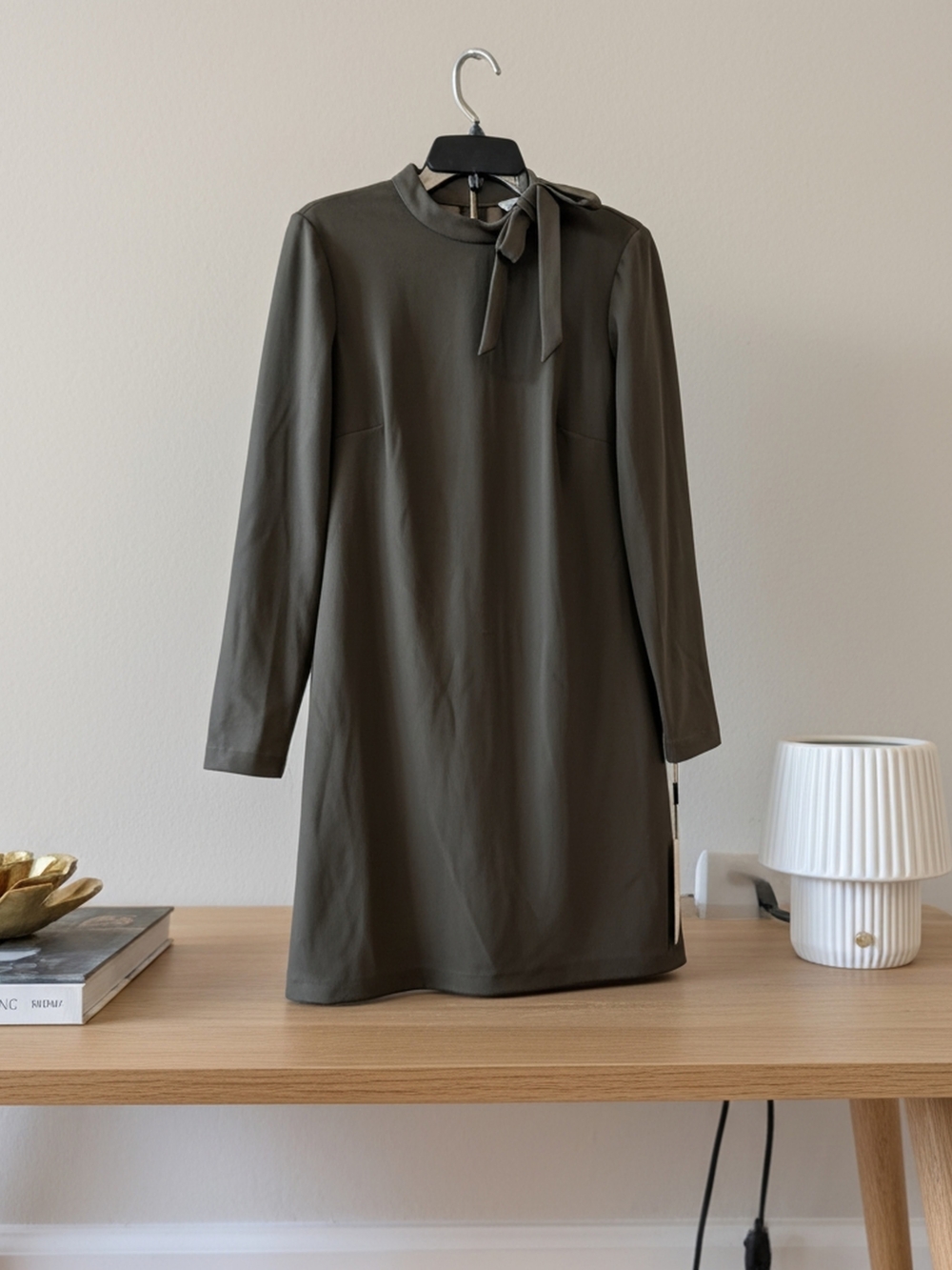 Calvin Klein Tie-Neck Women's 8 Long Sleeve Casual Dress in Olive Color